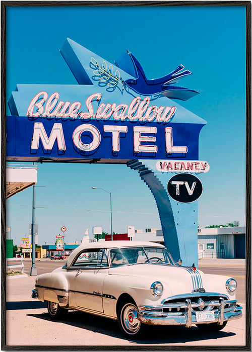 Vintage plakát motelu s klasickým autem – Black Frame