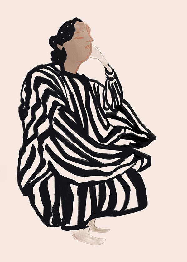 Ilustrace ženské postavy s grafickými pruhy