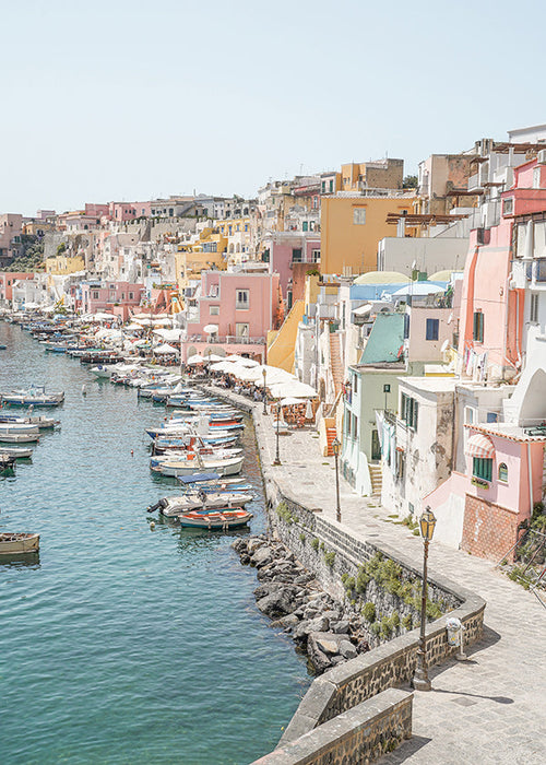 Cestovatelský plakát Procida přístav v pastelových barvách