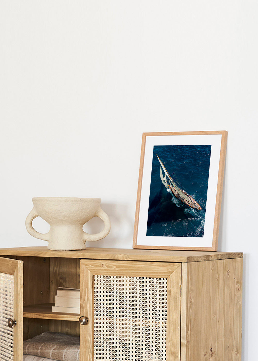 Fotografie klasické plachetnice v závodě – Product2