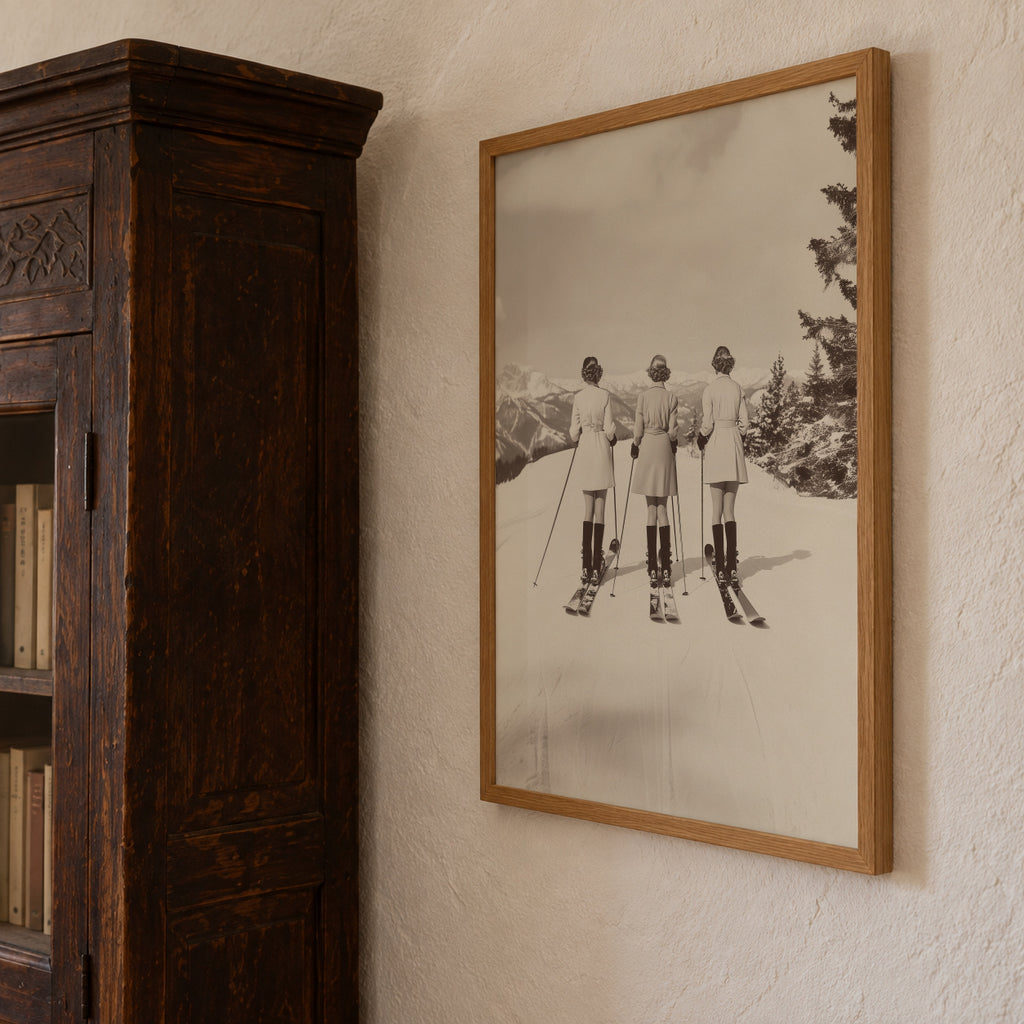 Vintage Glamour Skiers - Framed poster detail
