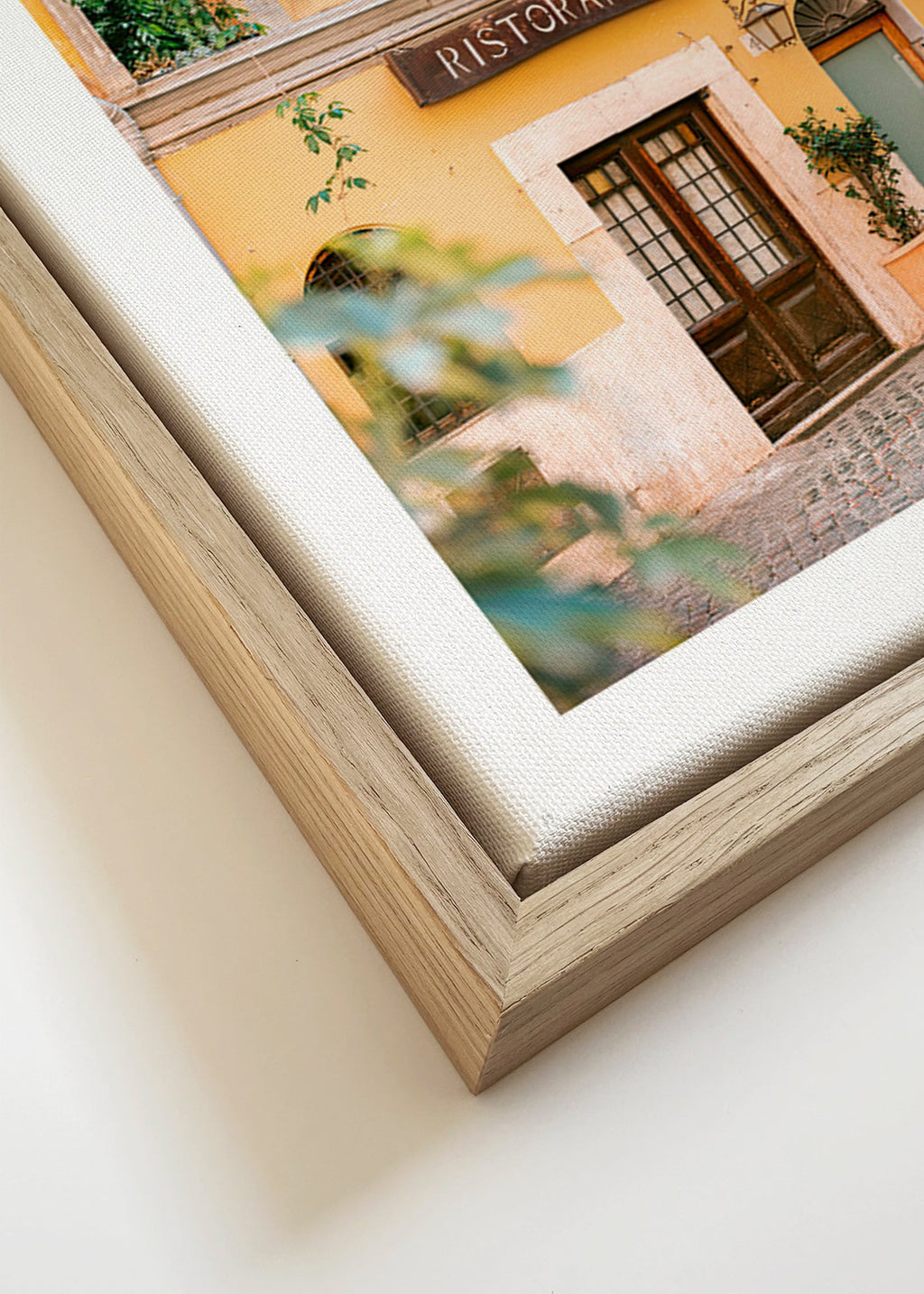 Obraz do kuchyně: fasáda ristorante v teplé žluté – Canvas detail