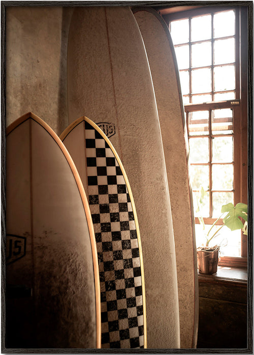 Sportovní obraz s vintage surfovými prkny – Black Frame
