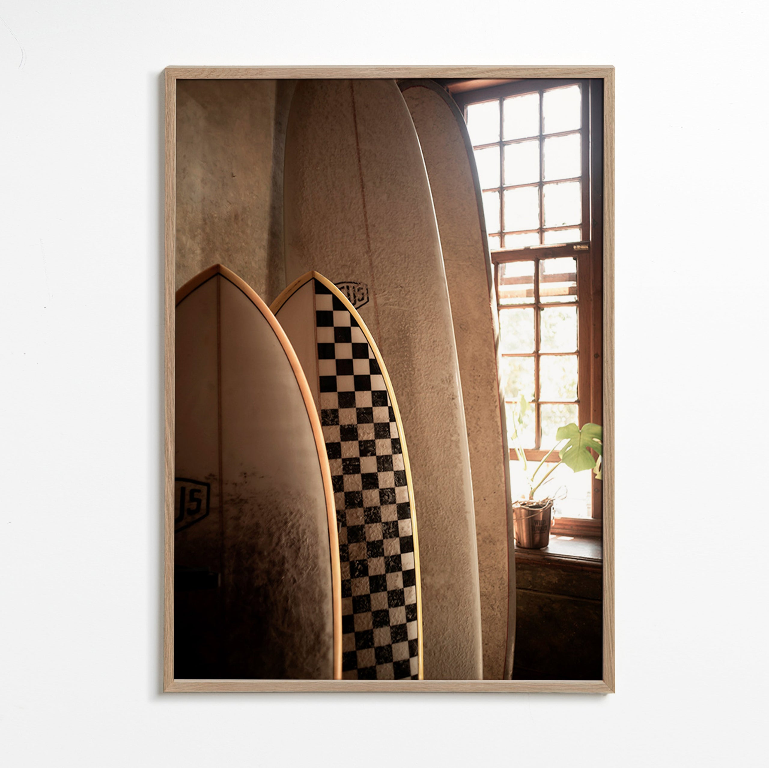 Sportovní obraz s vintage surfovými prkny – Oak Frame