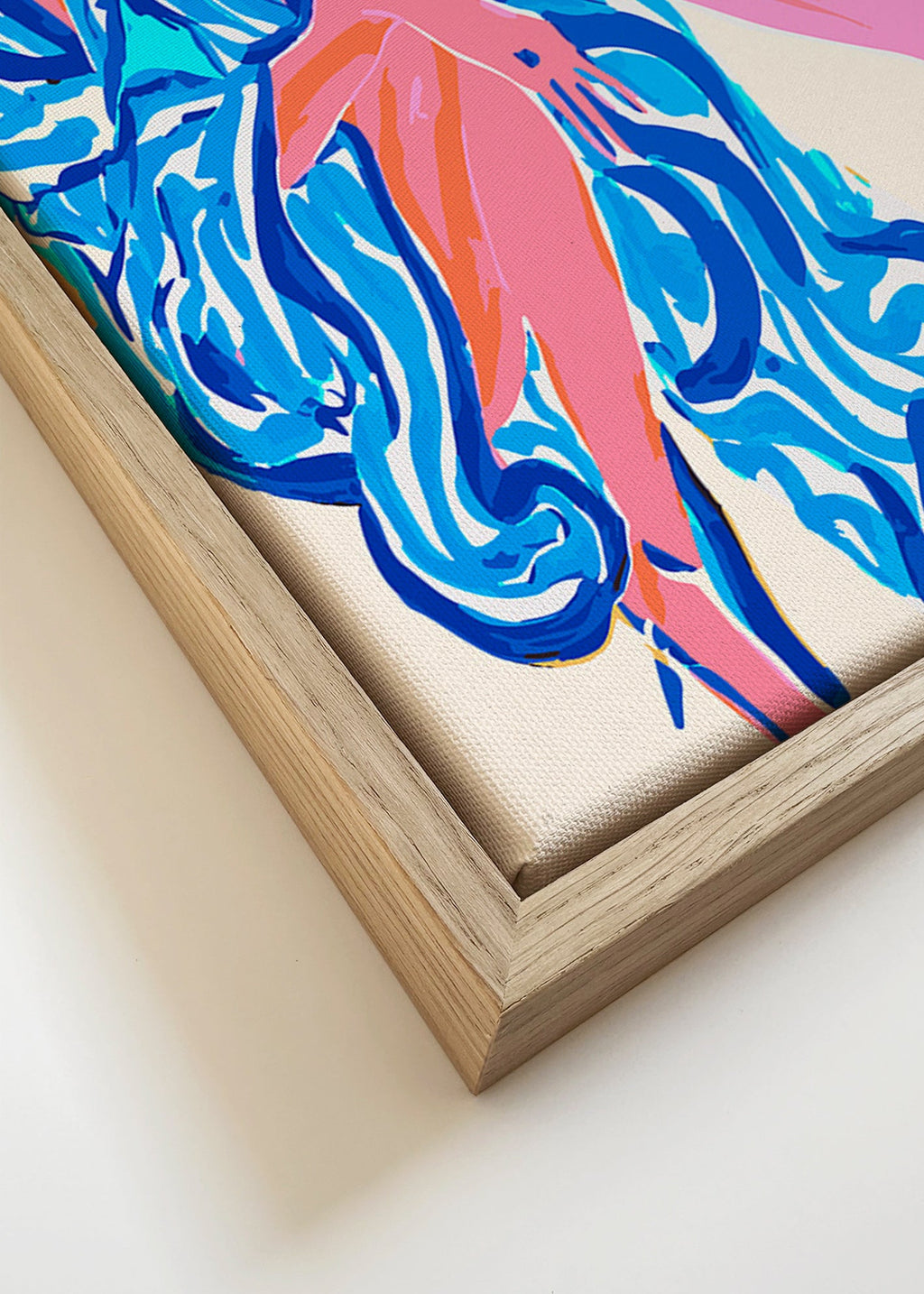 Ilustrace ženy v potiskovaném županu – Canvas detail