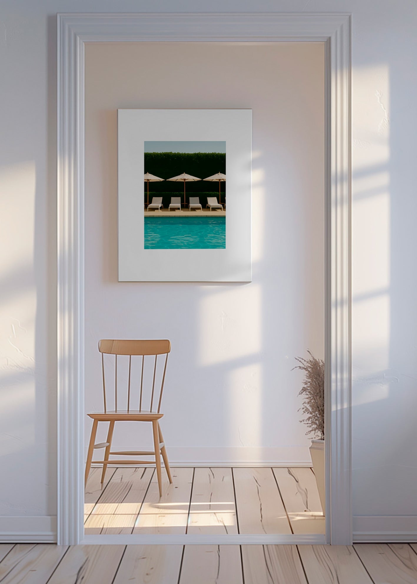 Fotografie bazénu s slunečníky a čistými liniemi – Canvas