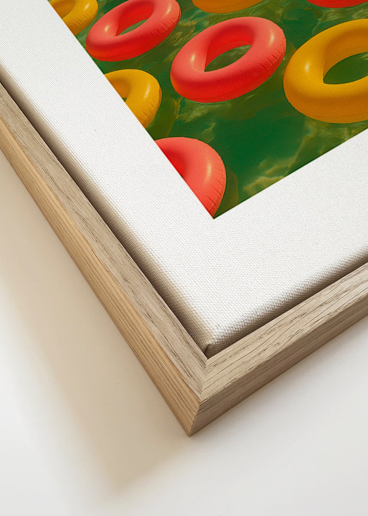 Geometrický obraz s plovoucími červenými a žlutými kruhy – Canvas detail