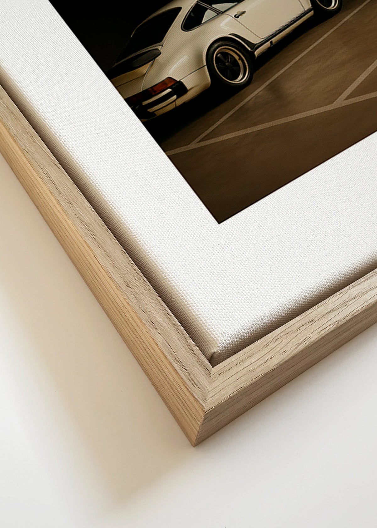 Fotografie klasického auta v noční garáži – Canvas detail