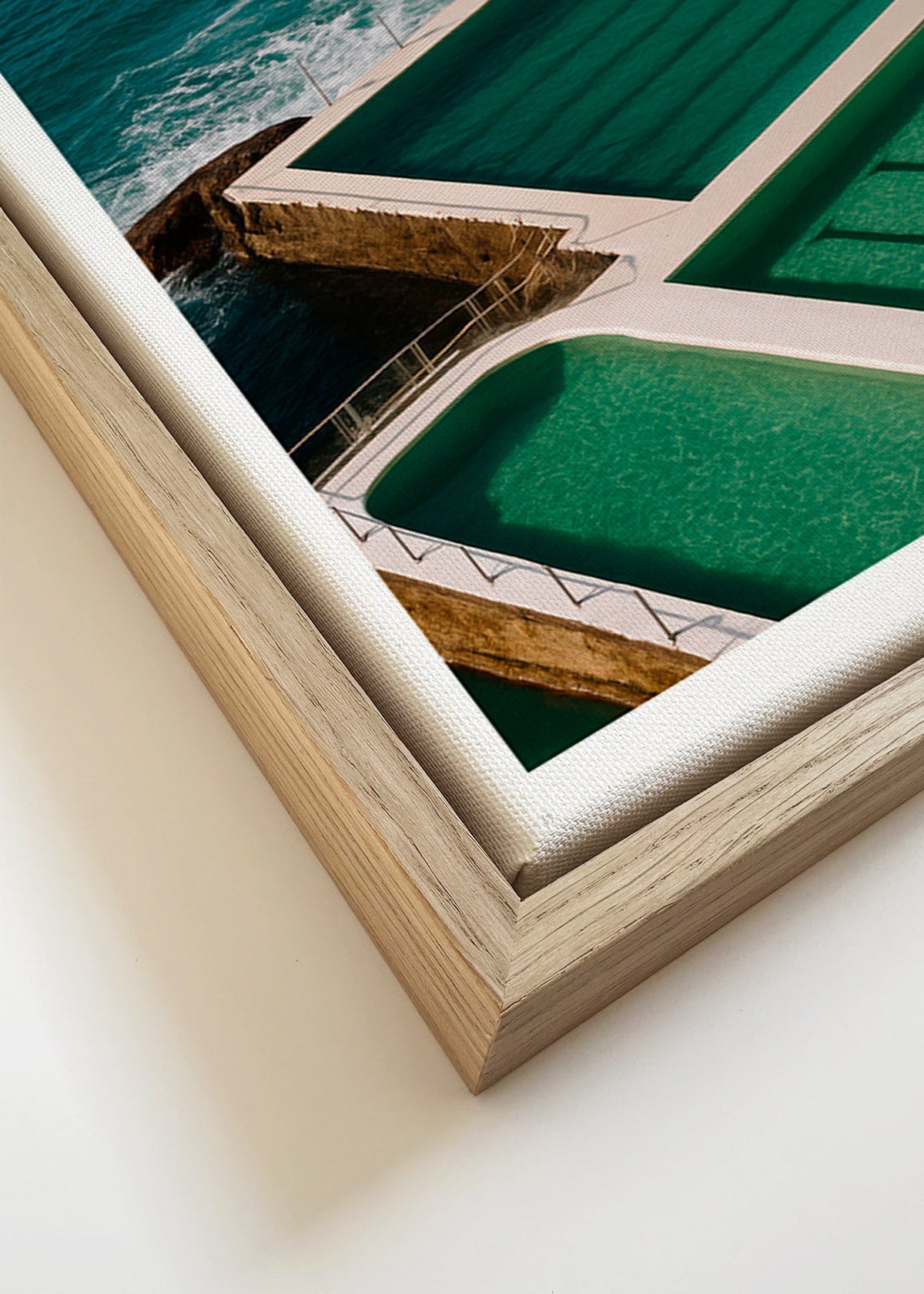Obraz krajiny s bazény u moře – Canvas detail