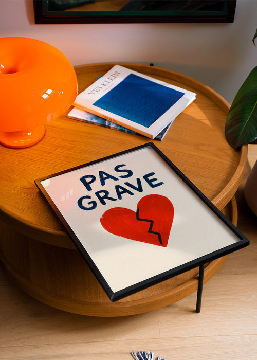 Ilustrace rozbité srdce s textem Pas Grave – Product1