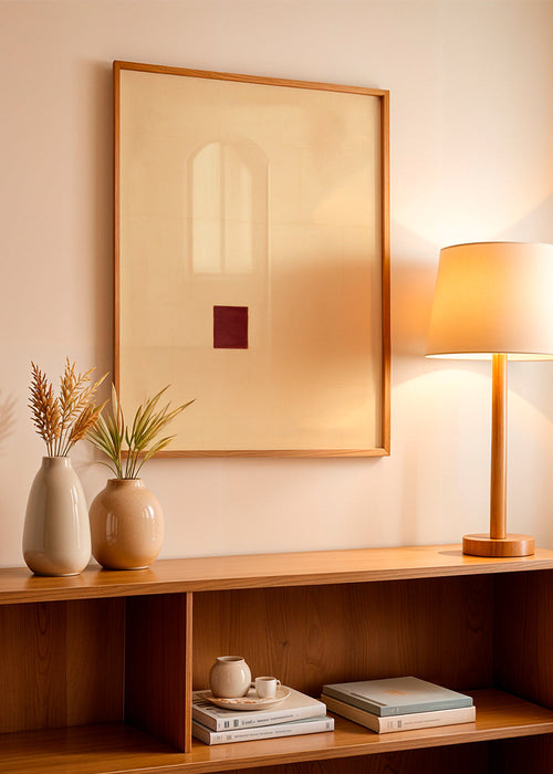Minimalistické dílo s červeným jádrem – Product1