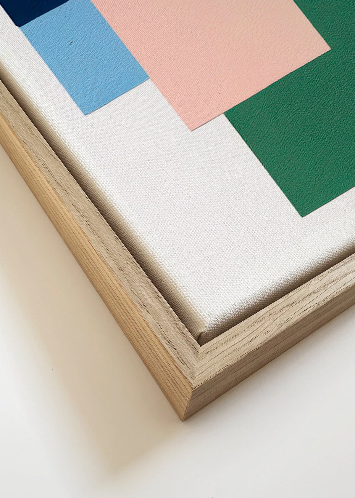 Geometrický obraz s překrytými barevnými bloky – Canvas detail