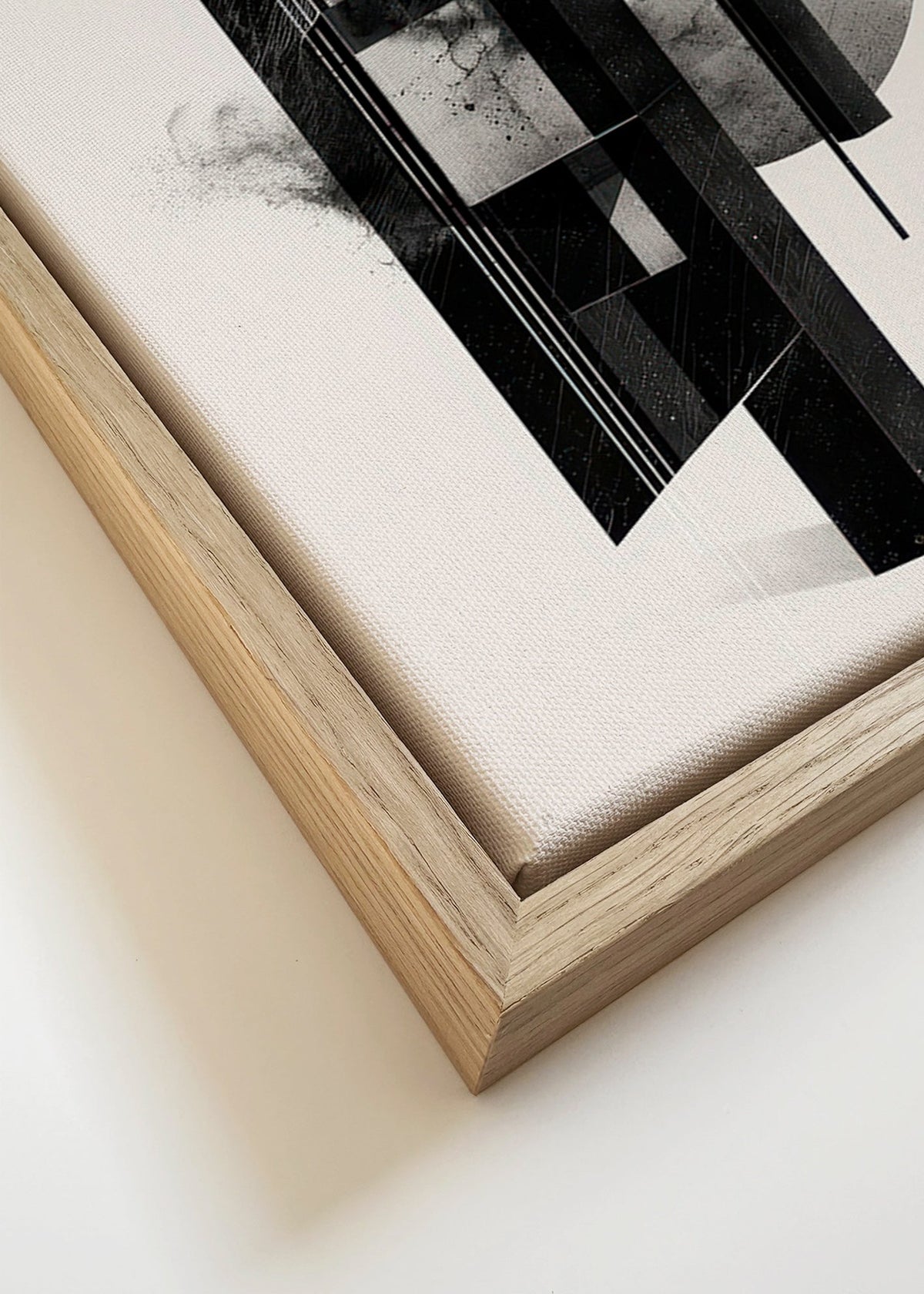 Černobílá geometrie monolitů – Canvas detail