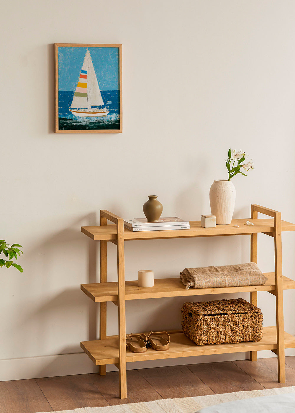 Ilustrace: jachta s barevnými plachtami – Product2
