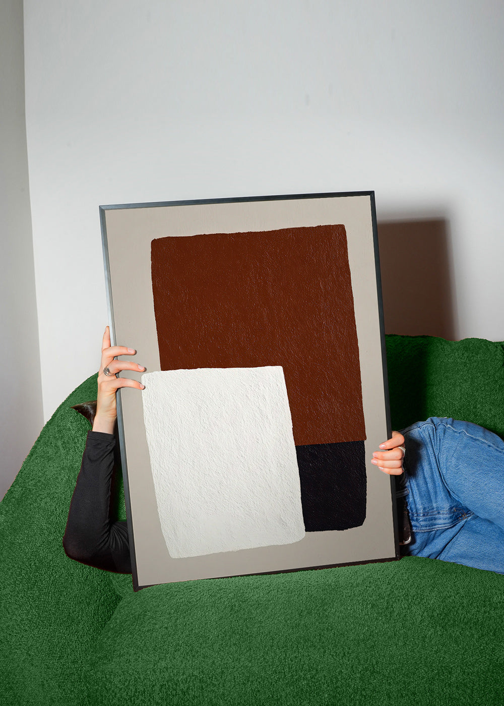Minimalistický obraz s hnědými a bílými bloky