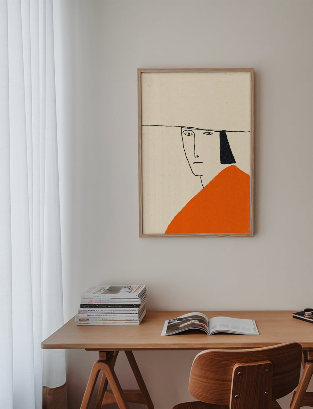 Minimalistická ilustrace s oranžovým pláštěm
