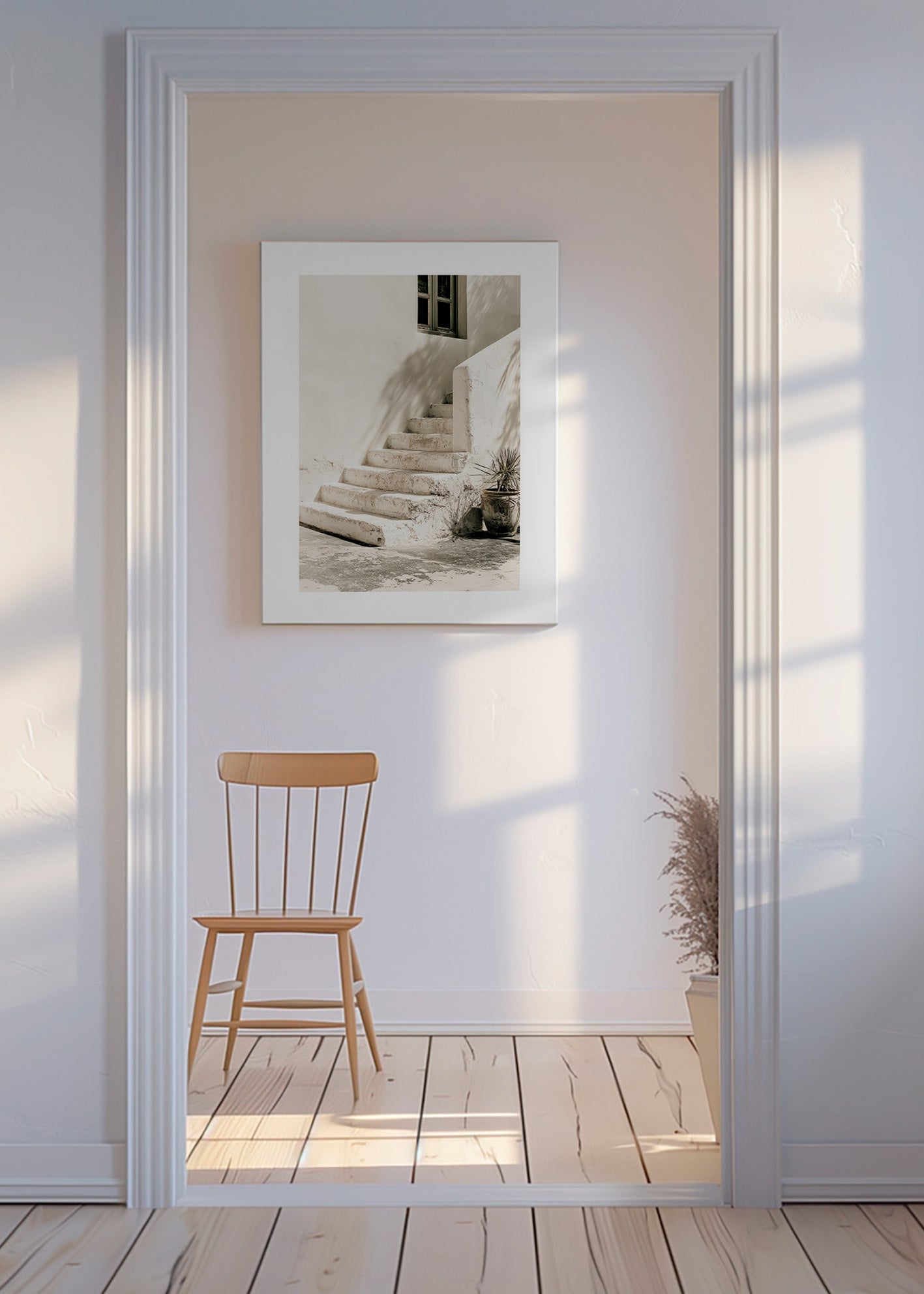 Photograph bílé schody s květinou